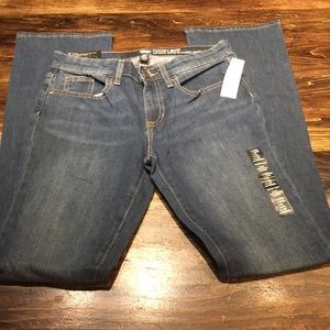 Woman’s GAP perfect boot size 2 26 R jeans